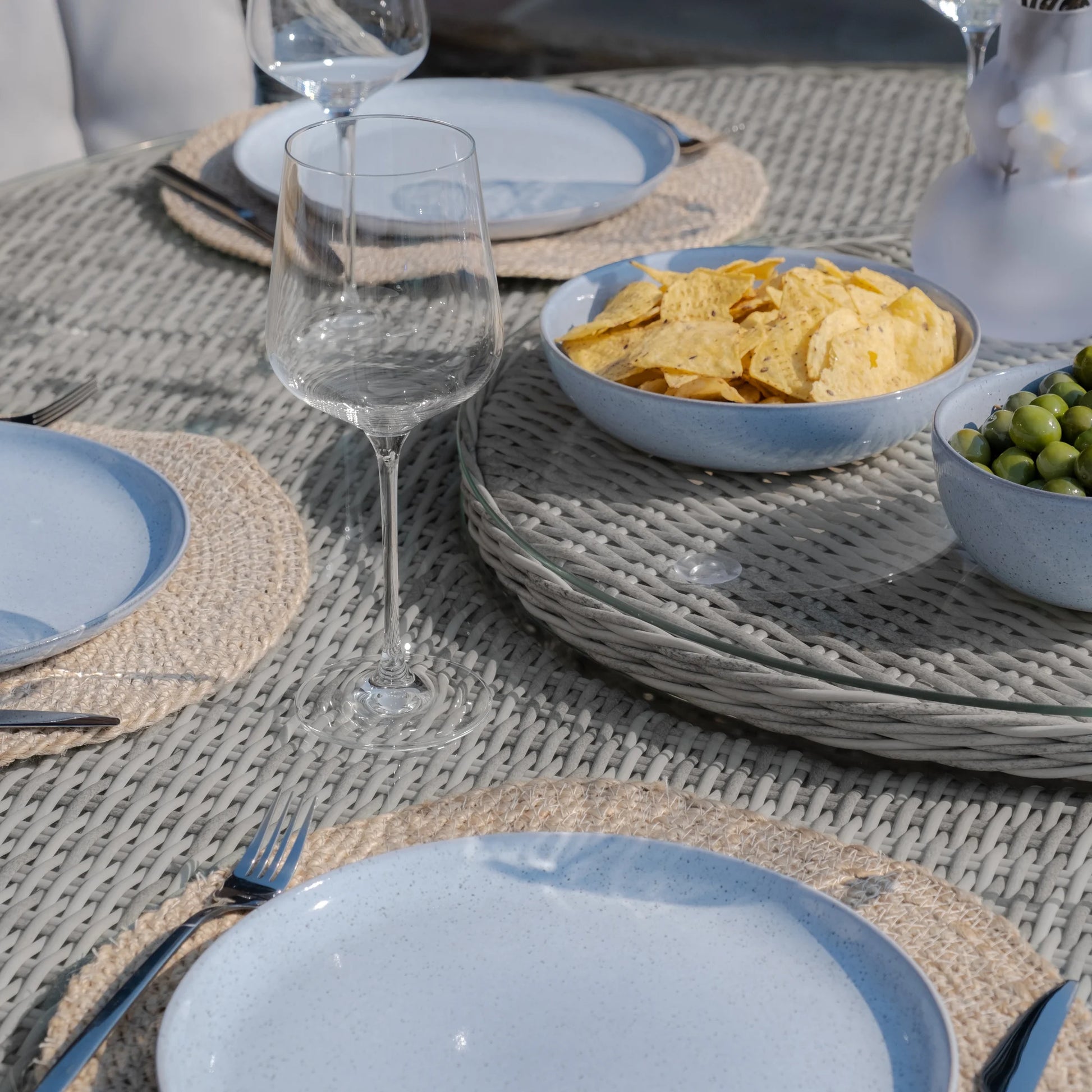 Maze - Oxford 6 Seat Round Dining Set with Heritage Dining Chairs & Woven Lazy Susan - Blythe Living
