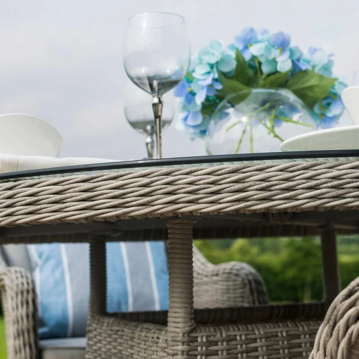 Maze - Oxford Heritage 4 Seat Round Rattan Dining Set - Blythe Living
