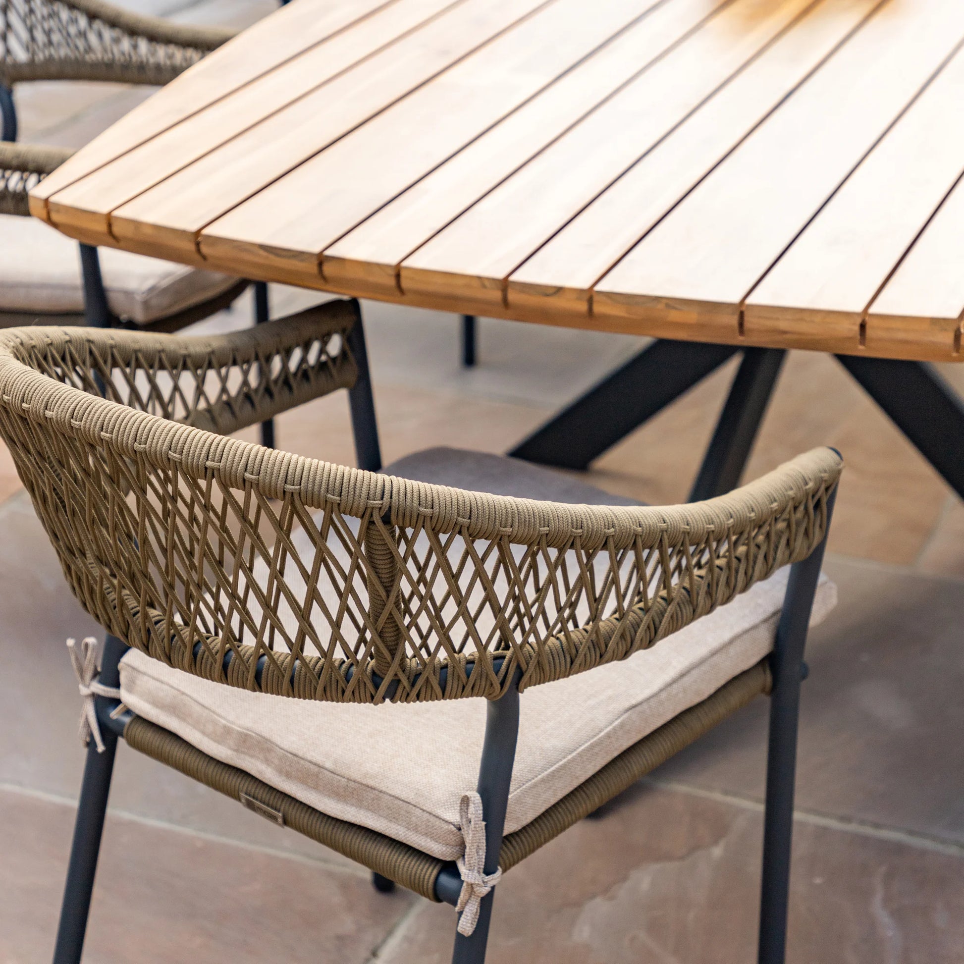 Buy FSC Acacia outdoor oval dining furniture online UK