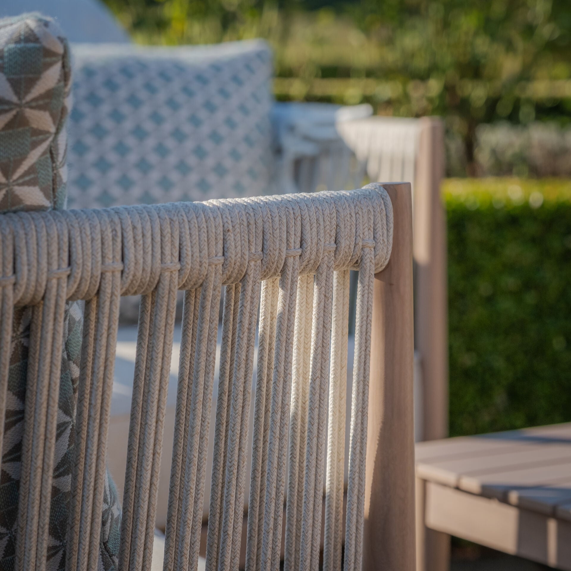 Buy online UK compact rope weave set for balconies
