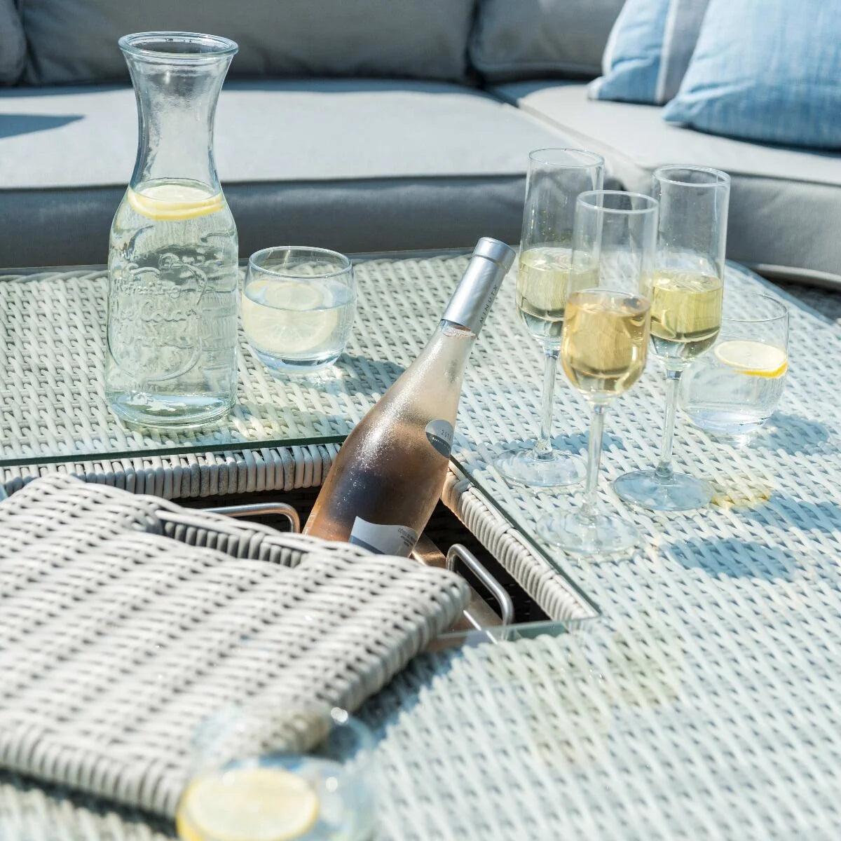 Discover Maze Oxford Royal Rattan Set with bench seating
