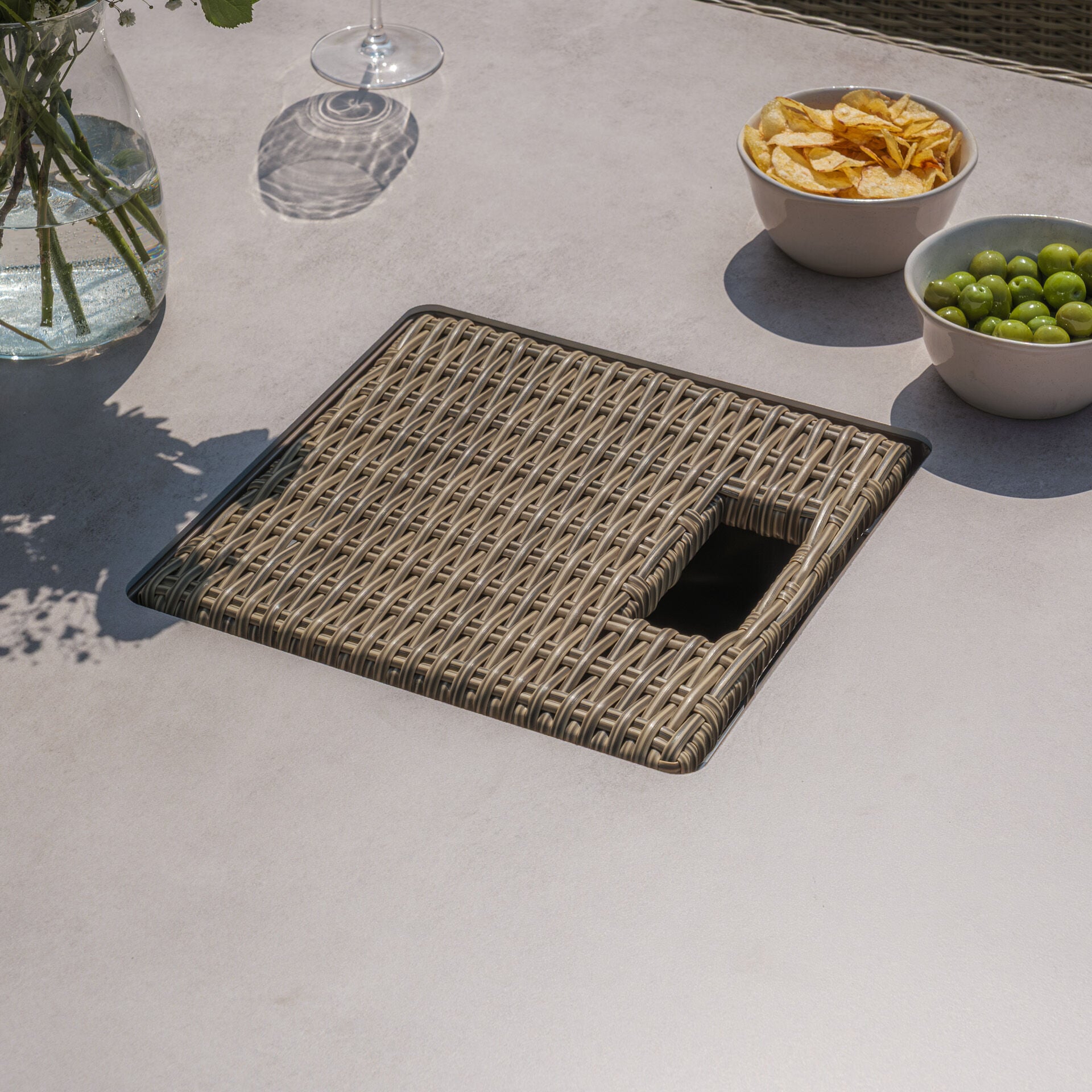 Discover Maze Winchester Royal Rattan Set with ice bucket included

