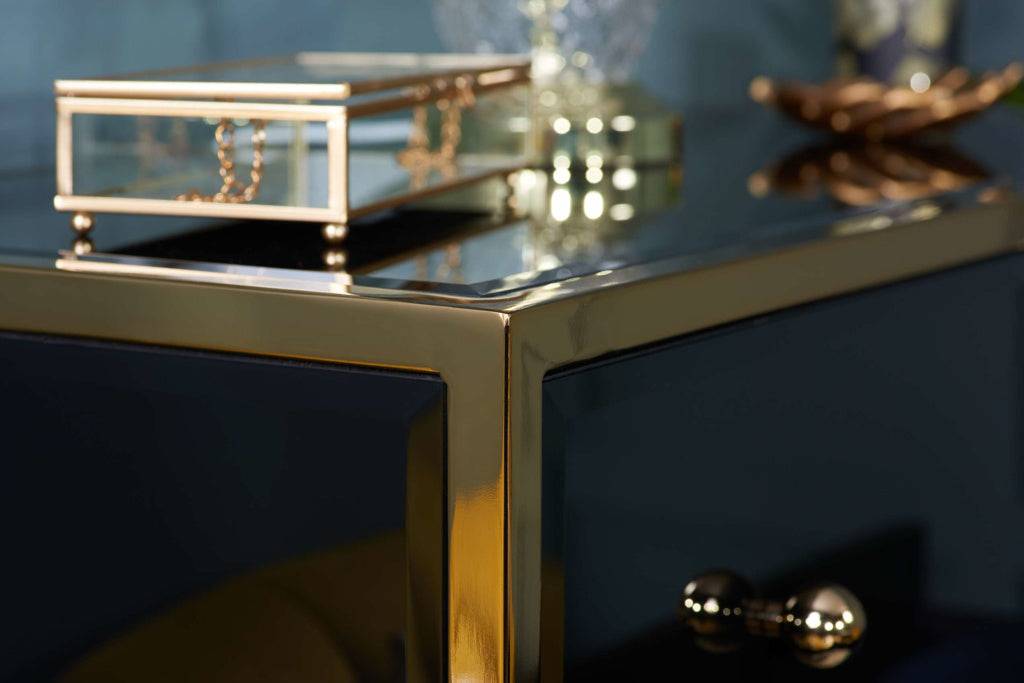 Explore the Fenwick 4 Drawer Chest for a glamorous interior
