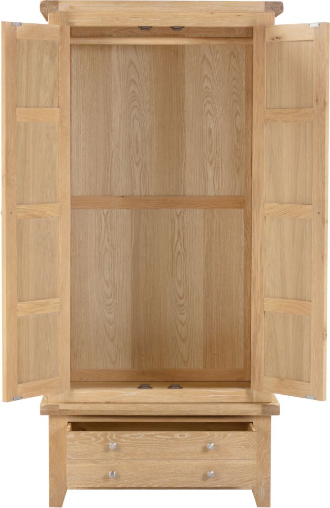 Explore the Natural Oak finish of the Windsor bedroom wardrobe