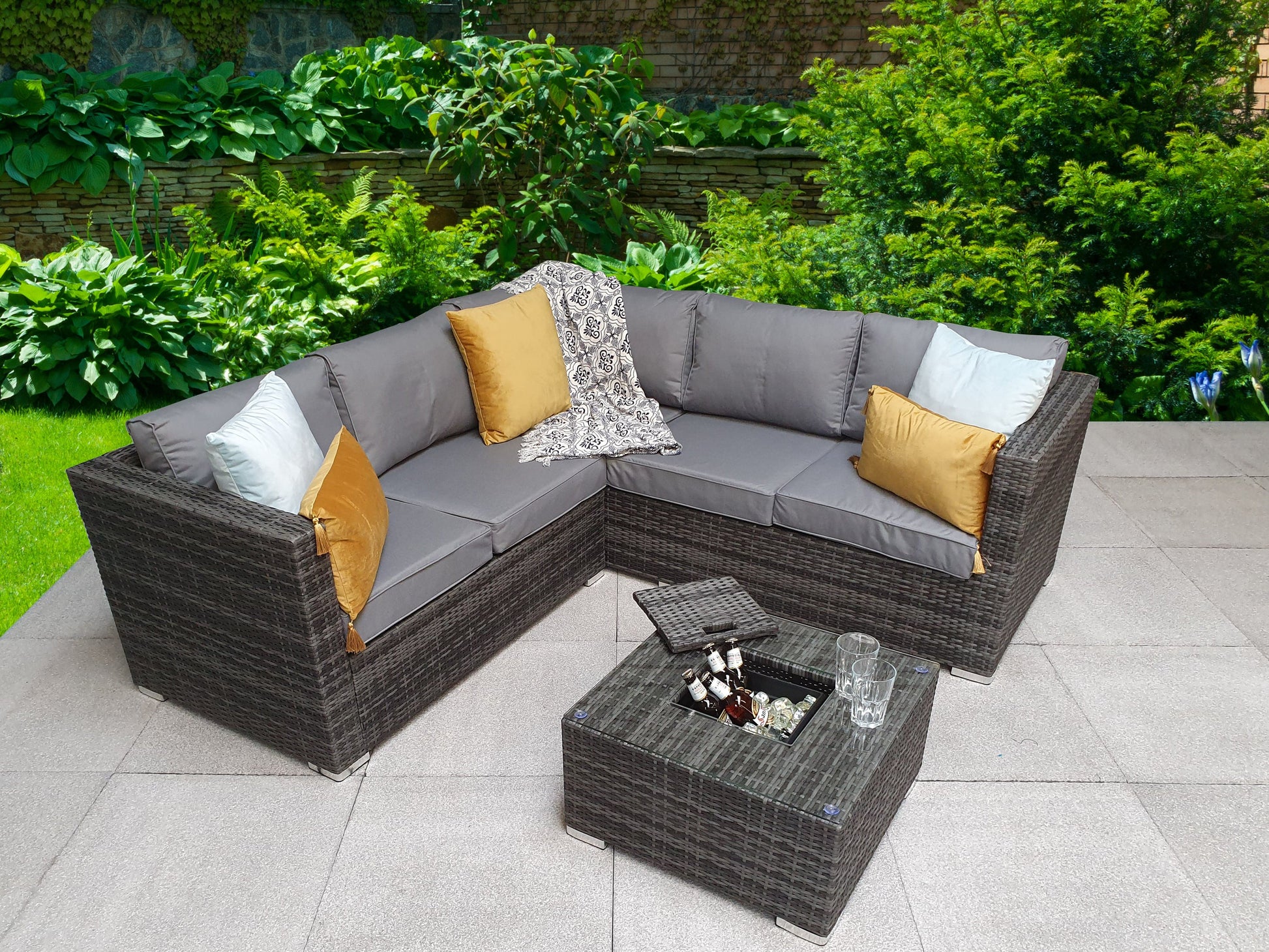 Georgia Corner Sofa with Ice Bucket Grey