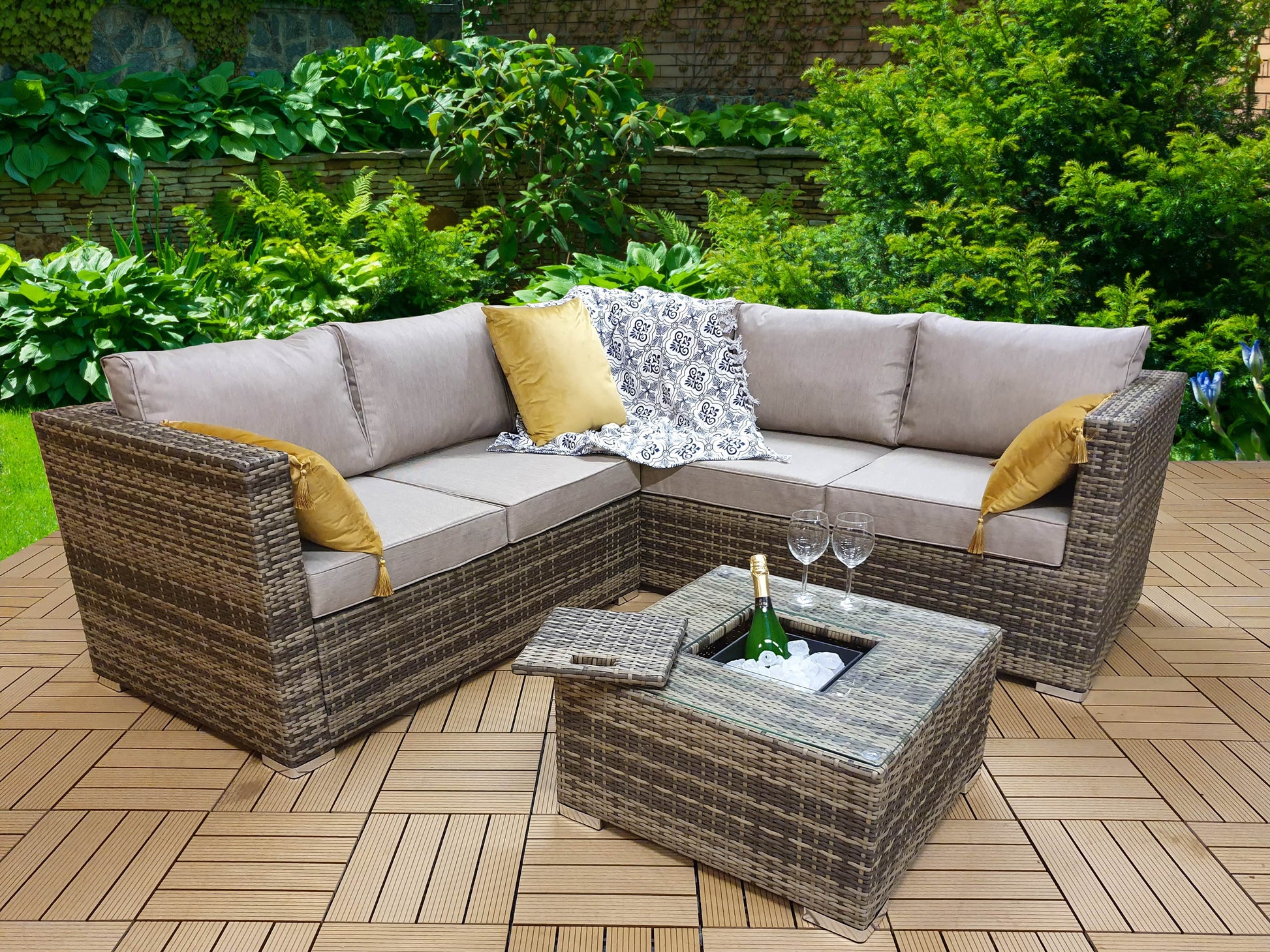 Georgia Corner Sofa with Ice Bucket Mixed Brown