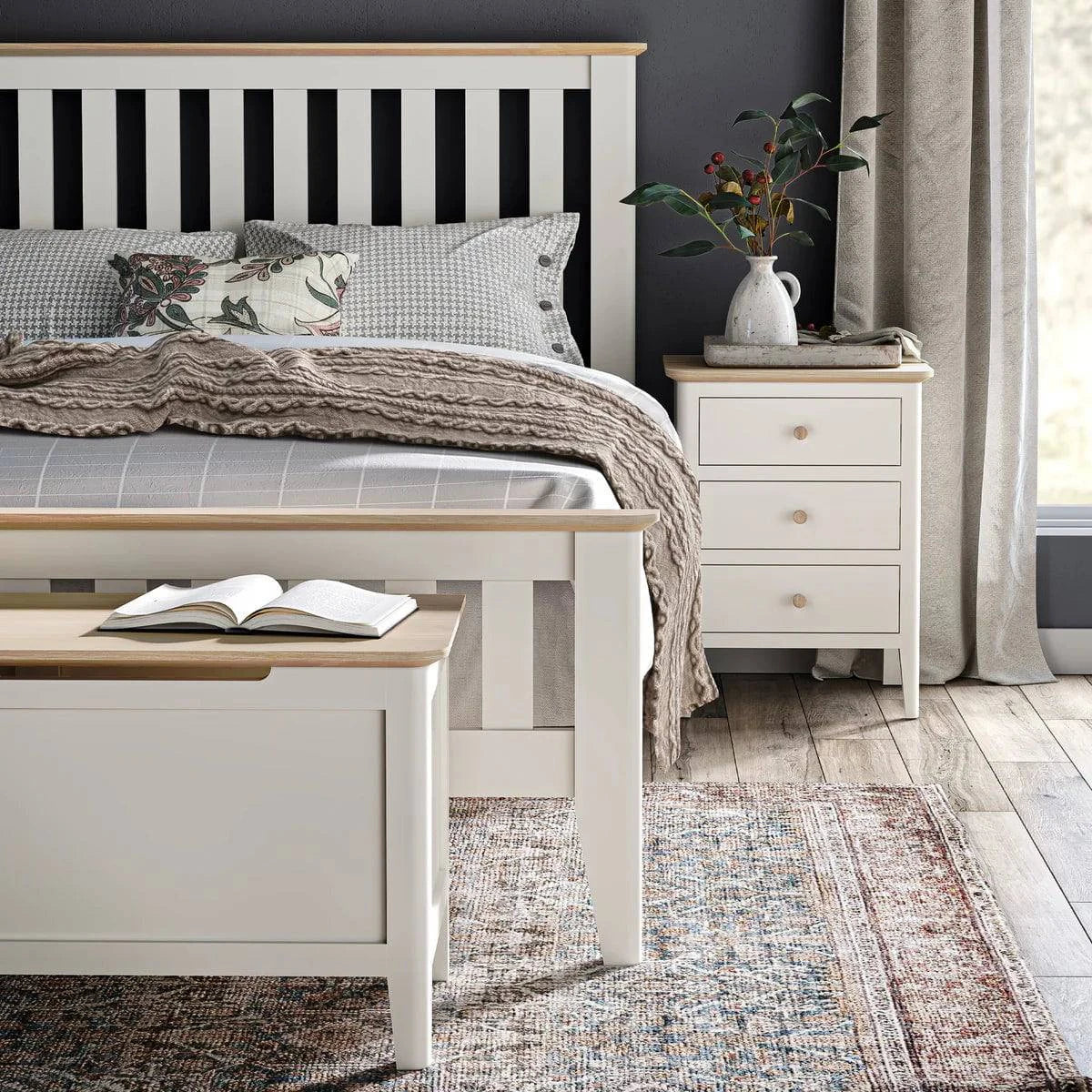 Get Marlow White Blanket Box UK