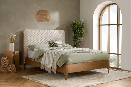 Hatti Natural wood Bed