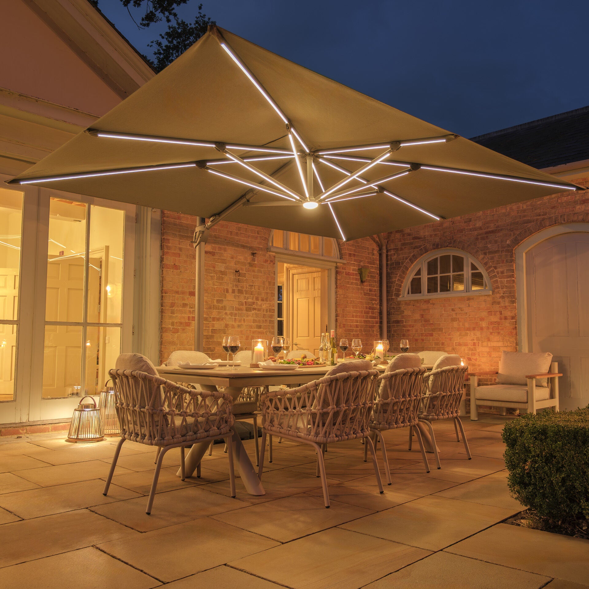 High quality rustproof aluminum frame extending dining table and rope chairs UK