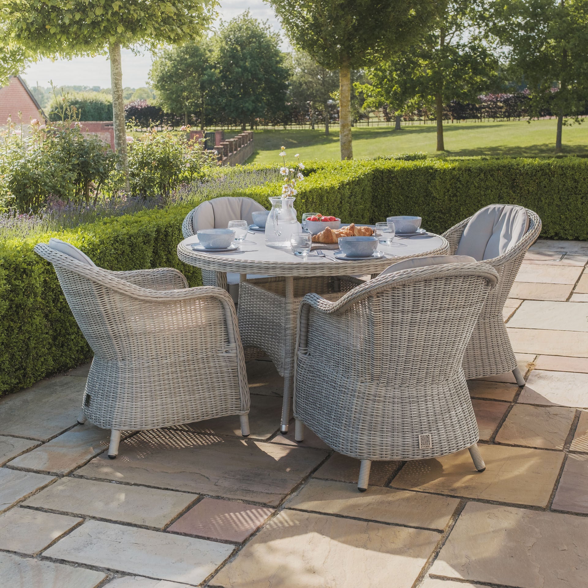 Maze - Oxford Heritage 4 Seat Round Rattan Dining Set - Ceramic Glass