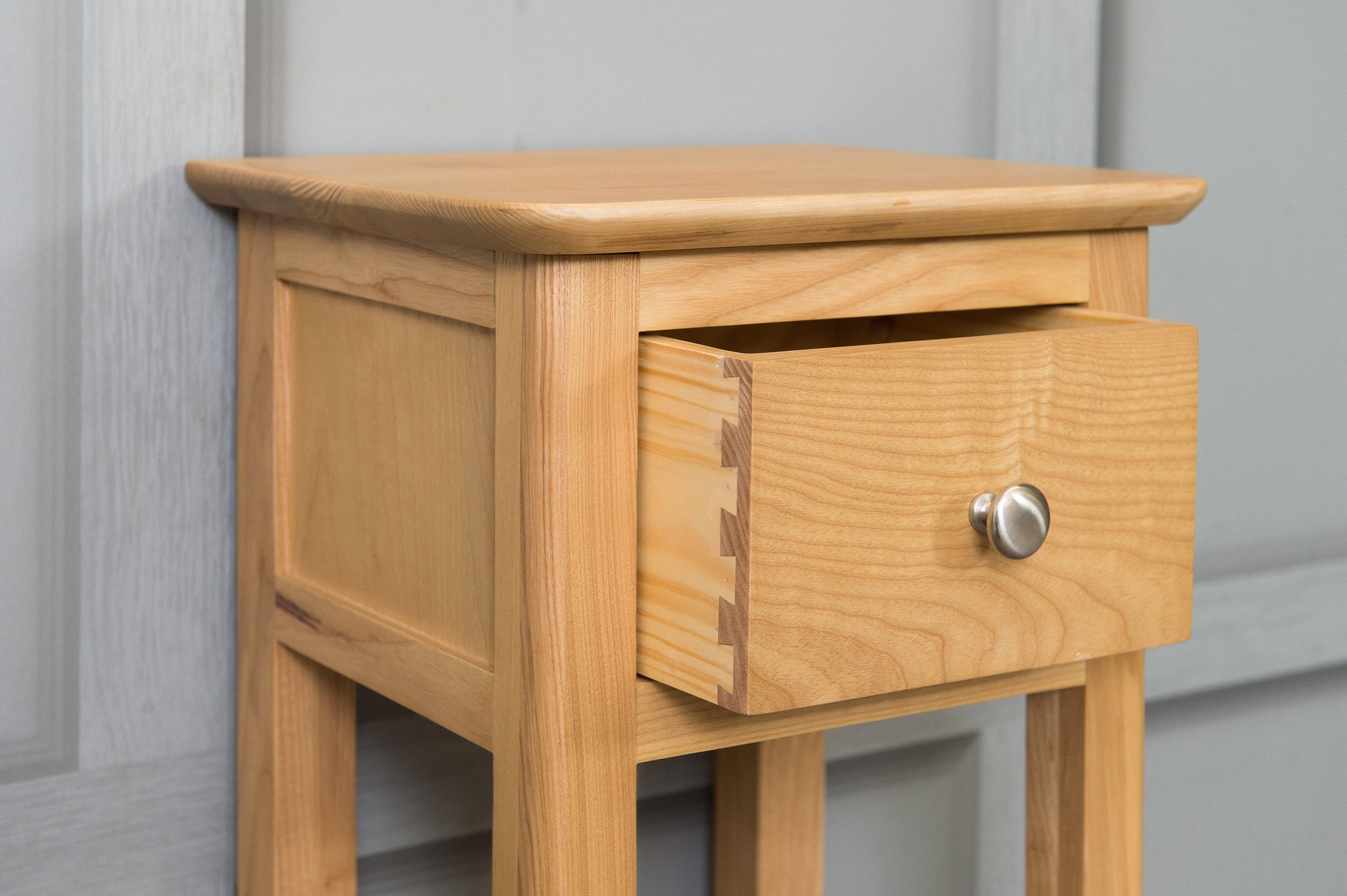 Online Hudson Telephone Table