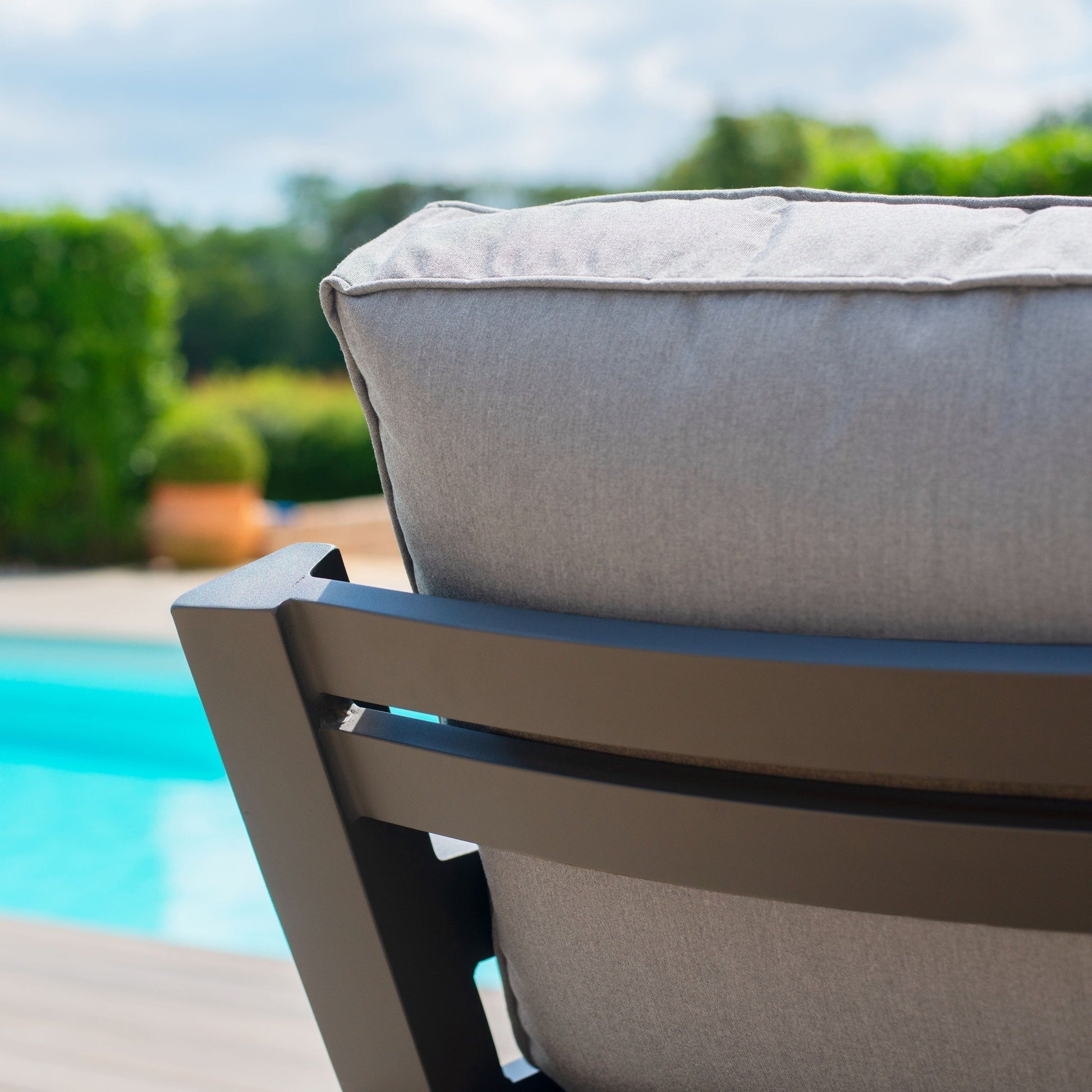 Order premium aluminium garden furniture online UK