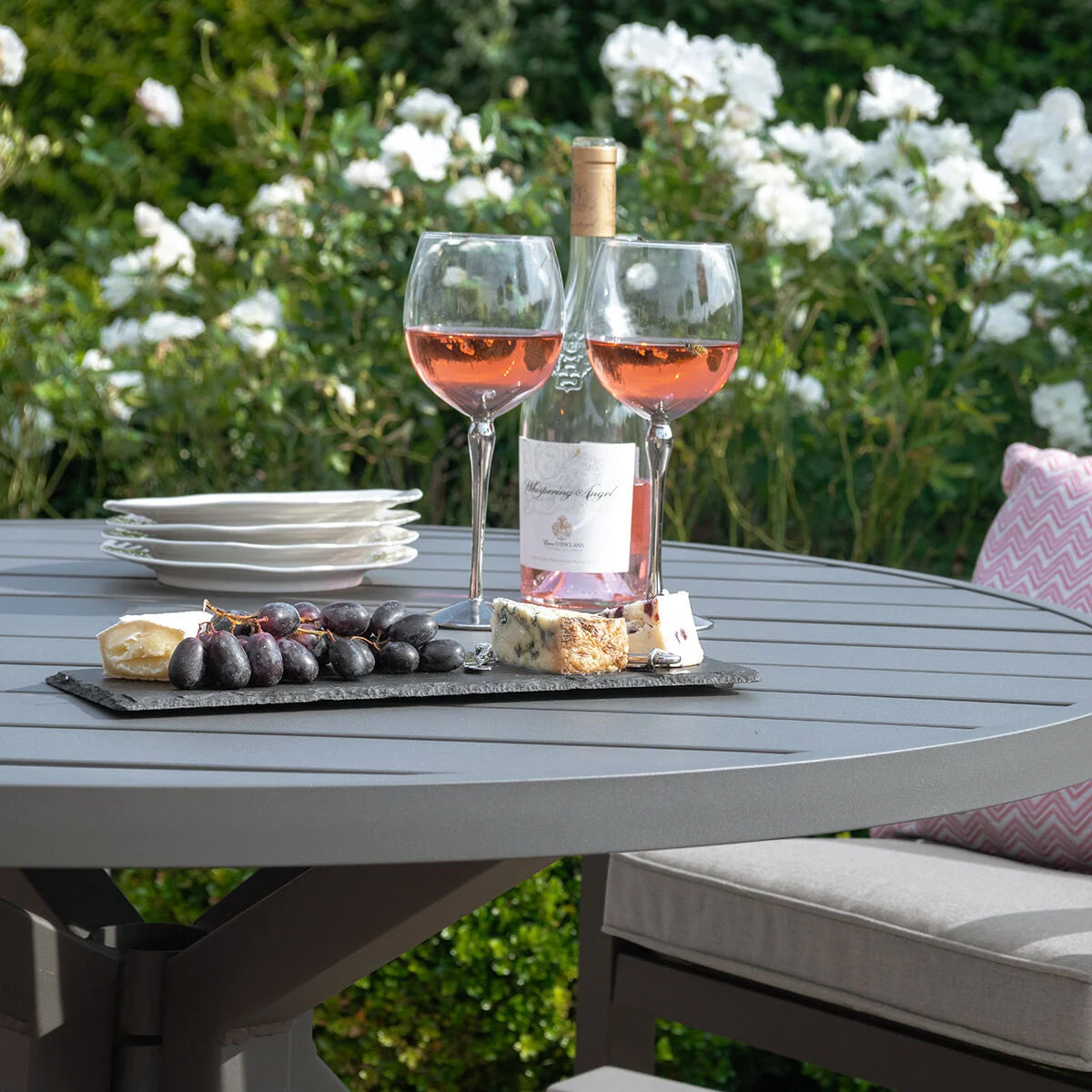 Shop Maze New York round aluminium dining set today